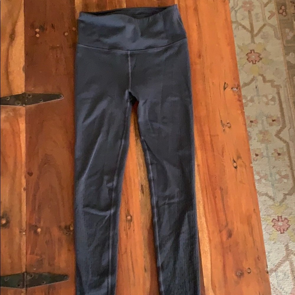 Lululemon Reveal Tight size 6
